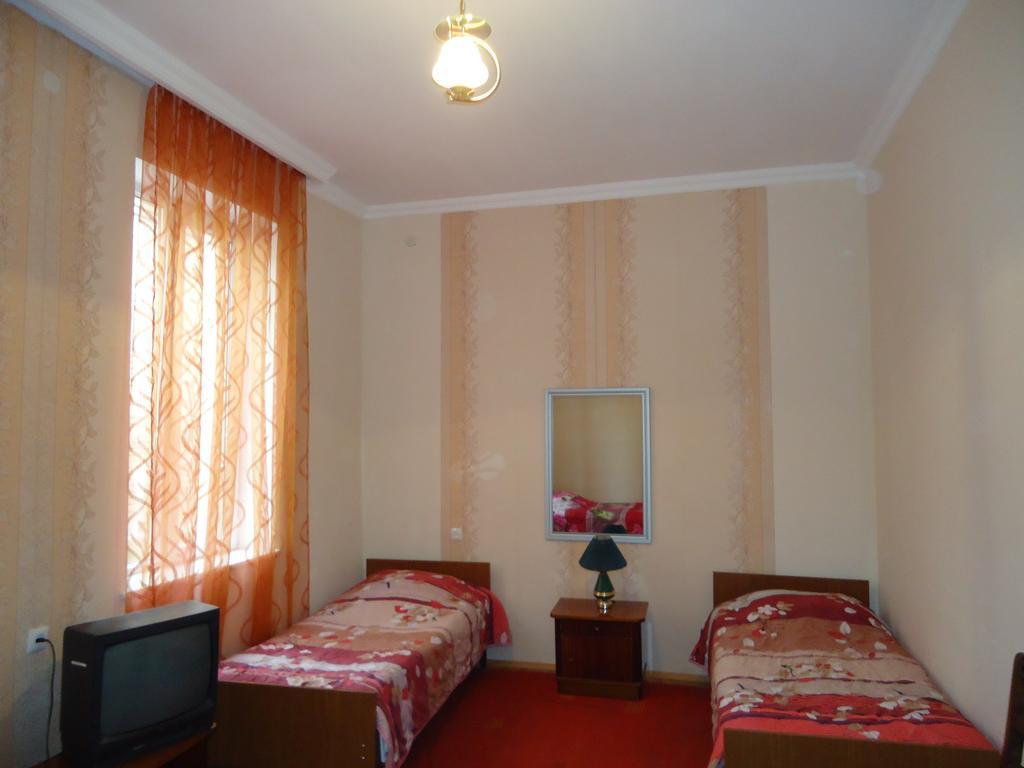 Guest House Lviv Грузия Kutaisi Habitación foto